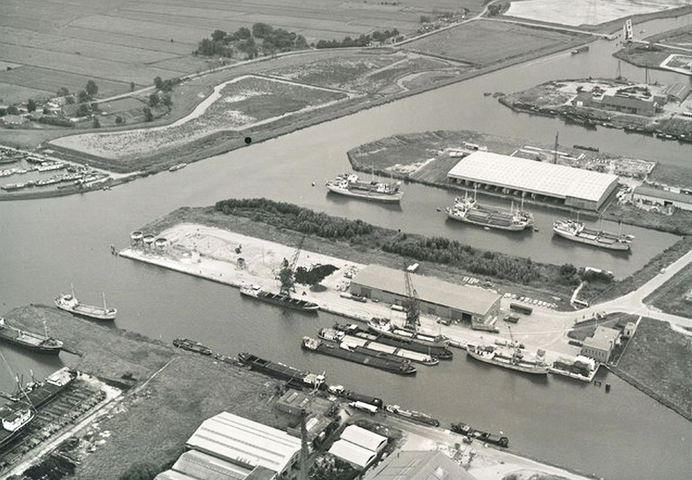 Gemeentelijke_havens_Groningen_1968.jpg
